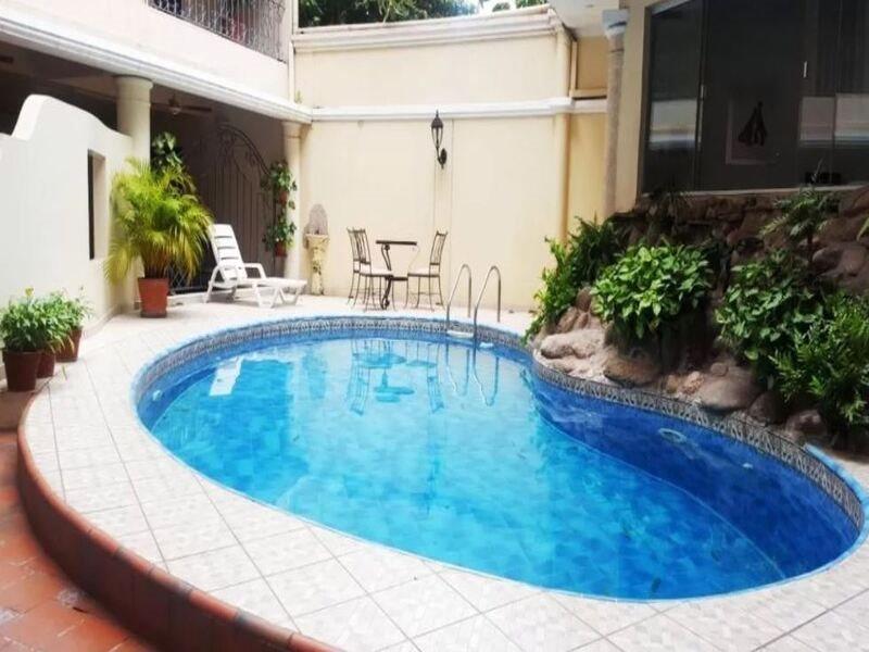 Hotel Puerta Del Rey Санта Крус де ла Сиера Екстериор снимка