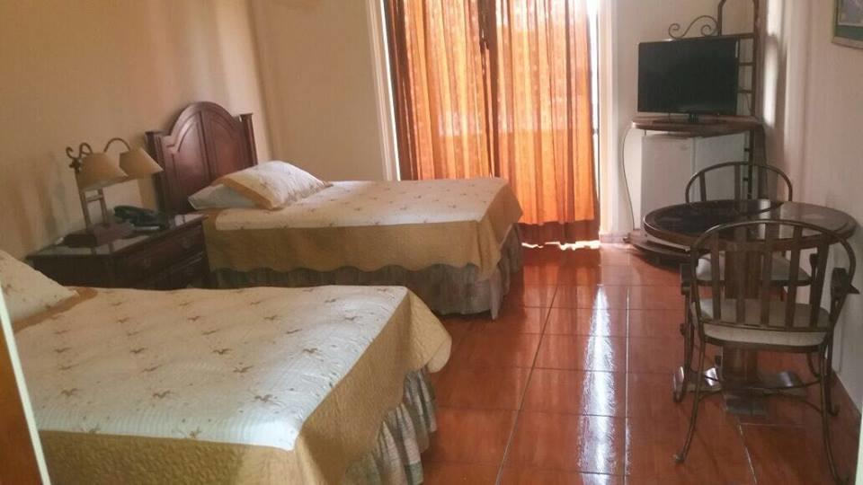 Hotel Puerta Del Rey Санта Крус де ла Сиера Екстериор снимка
