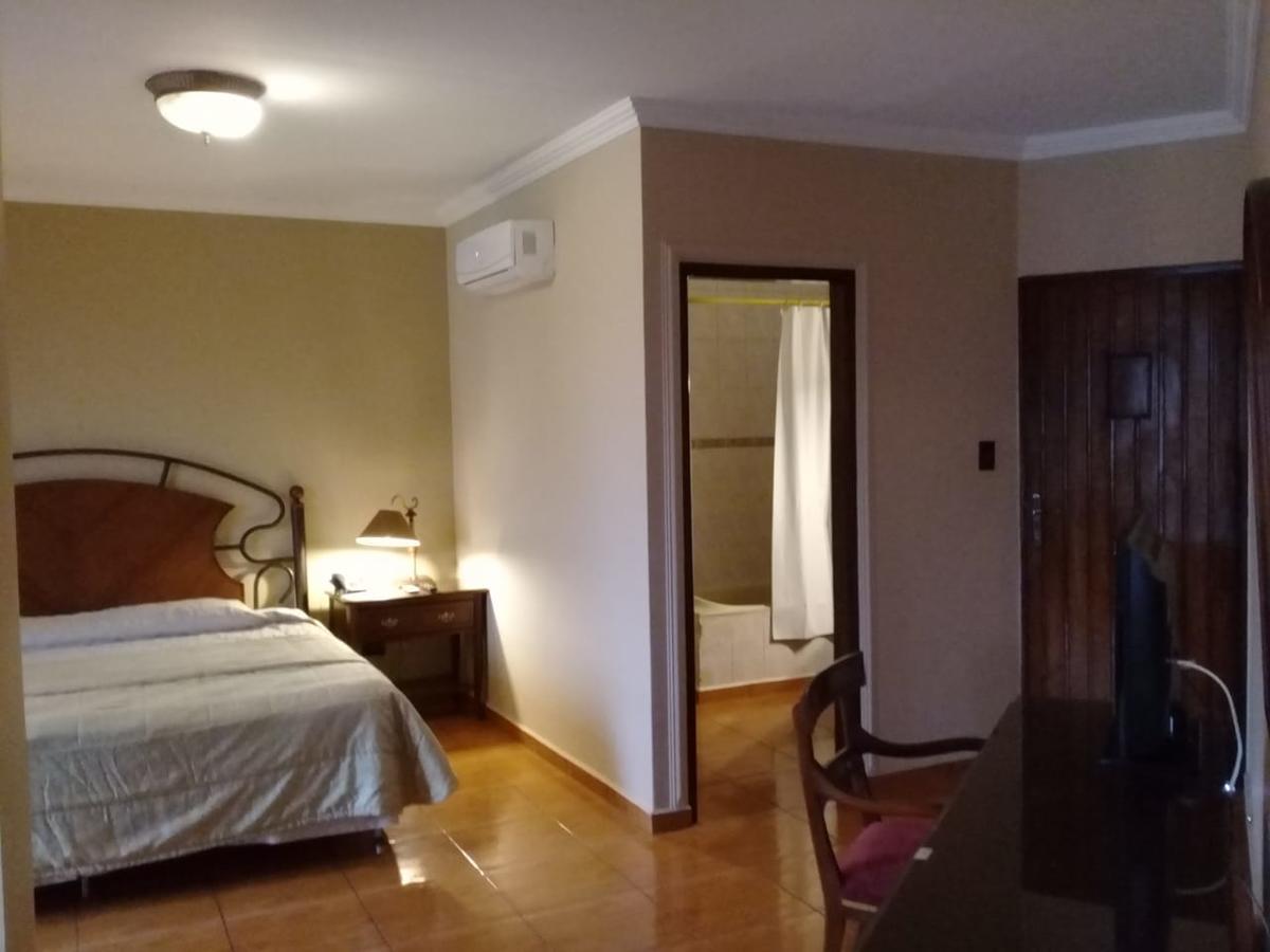 Hotel Puerta Del Rey Санта Крус де ла Сиера Екстериор снимка