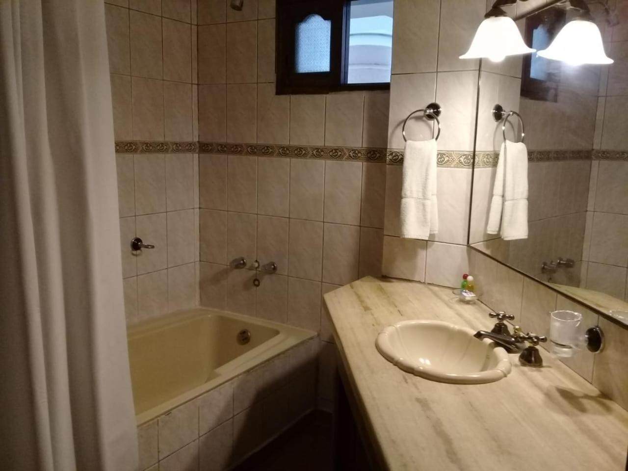 Hotel Puerta Del Rey Санта Крус де ла Сиера Екстериор снимка